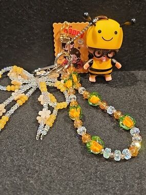 Elegant Crystal Beaded Purse Chain with Bow Charm And Bee Figure